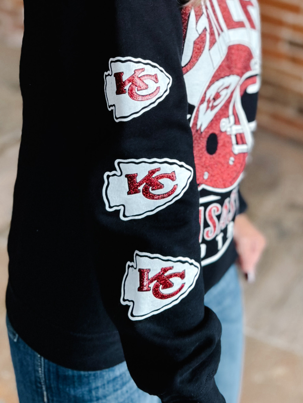 Kansas City Chiefs Glitter Helmet Flea Market Crew, Black