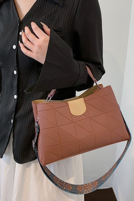 Camel Retro Chic Tote Bag