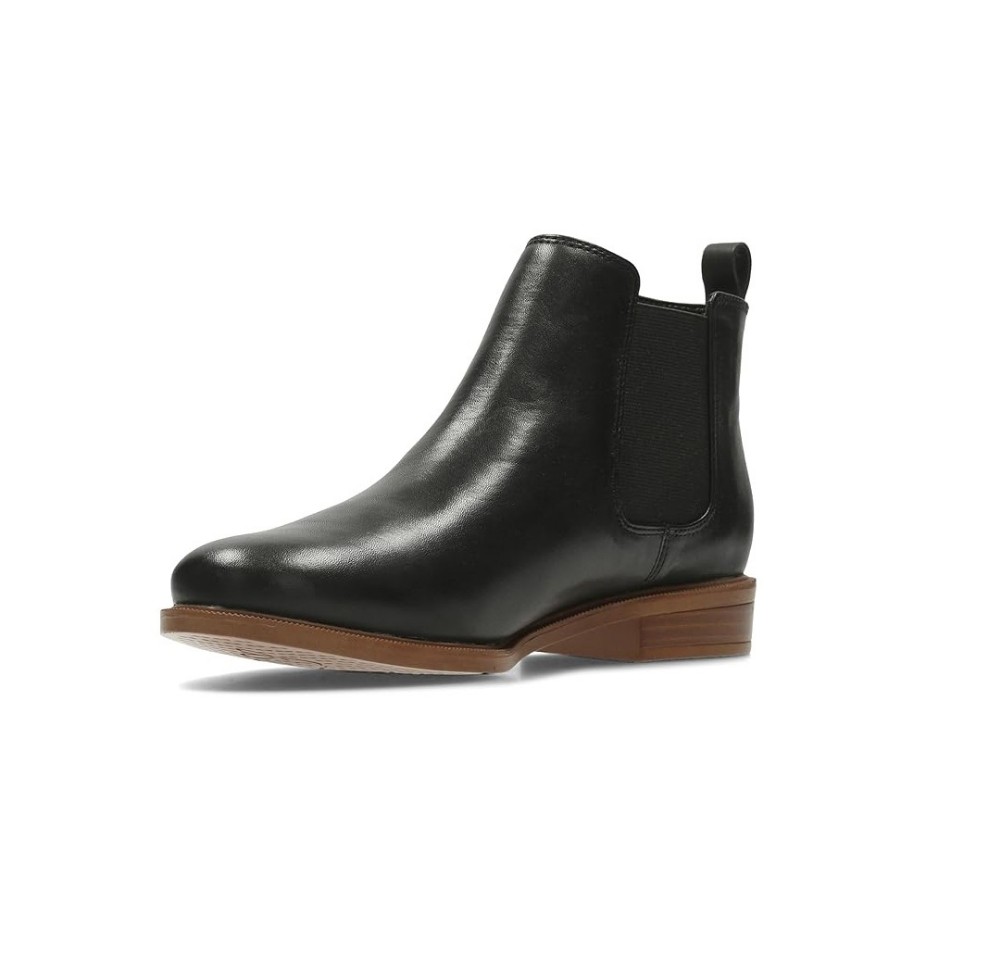 CLARKS Taylor Shine Chelsea Boot Black 6