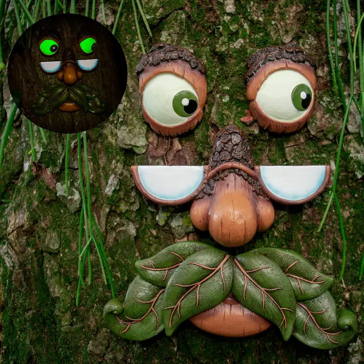 Tree Face Outdoor Tree Decor – Glows in the Dark