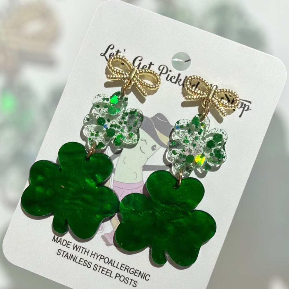 St. Patrick's Day Bow w/ Dangle Shamrocks