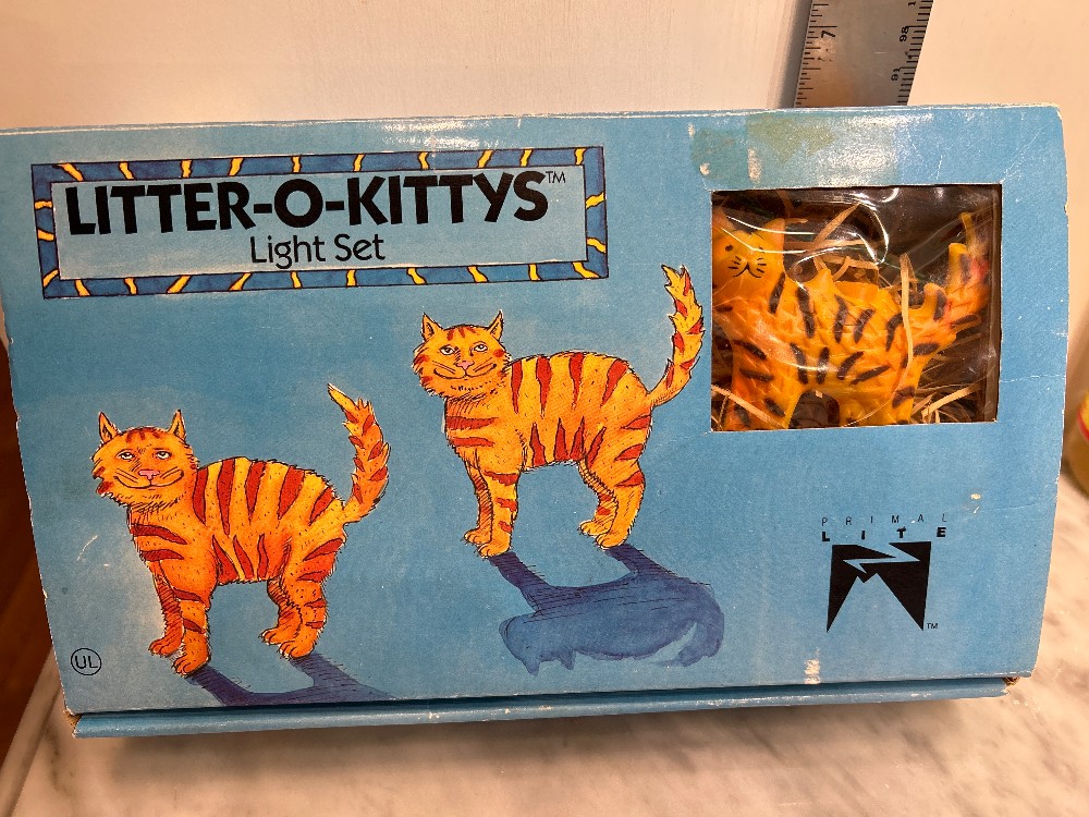 1989 Blow Mold 10-Kitty Set- 14 Foot String