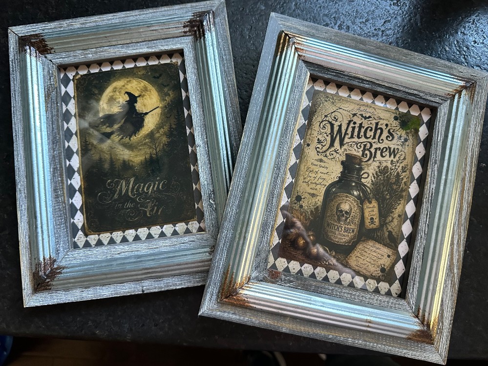 Metal frame w/ Halloween postcard