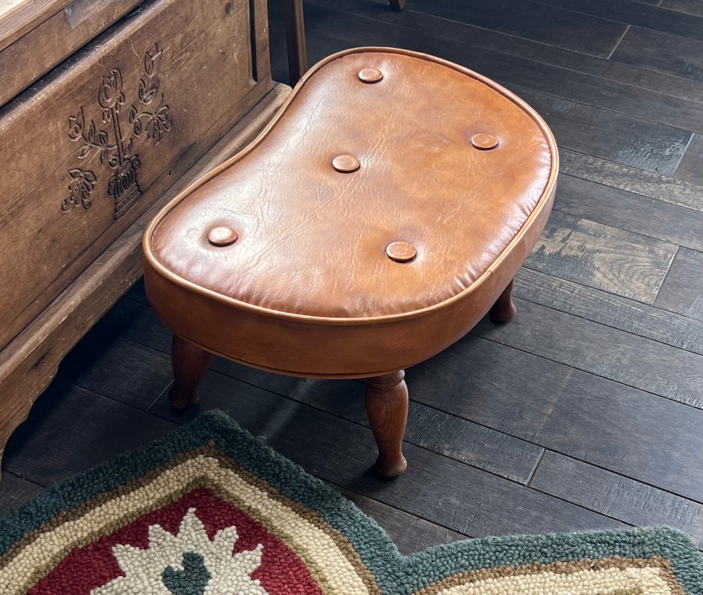 KR MCM foot stool, classic light brown