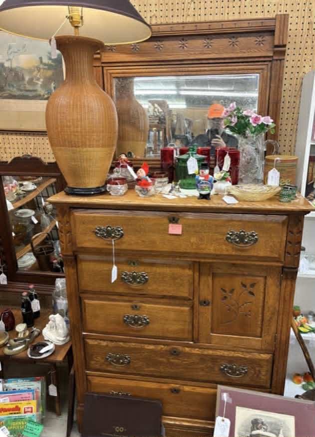 Eastlake Oak Cottage Dresser w/Mirror  #510F0