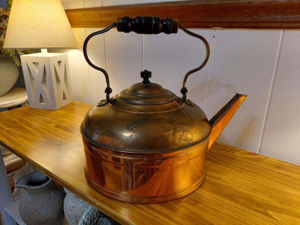 Antique 3-qt Revere/Rome Kettle