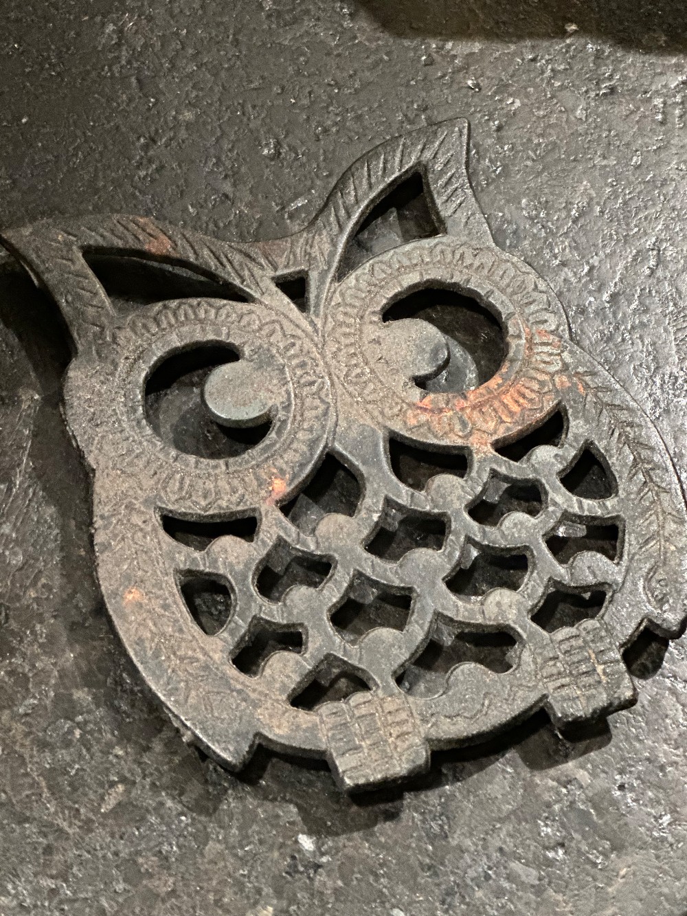 vintage cast-iron owl trivet