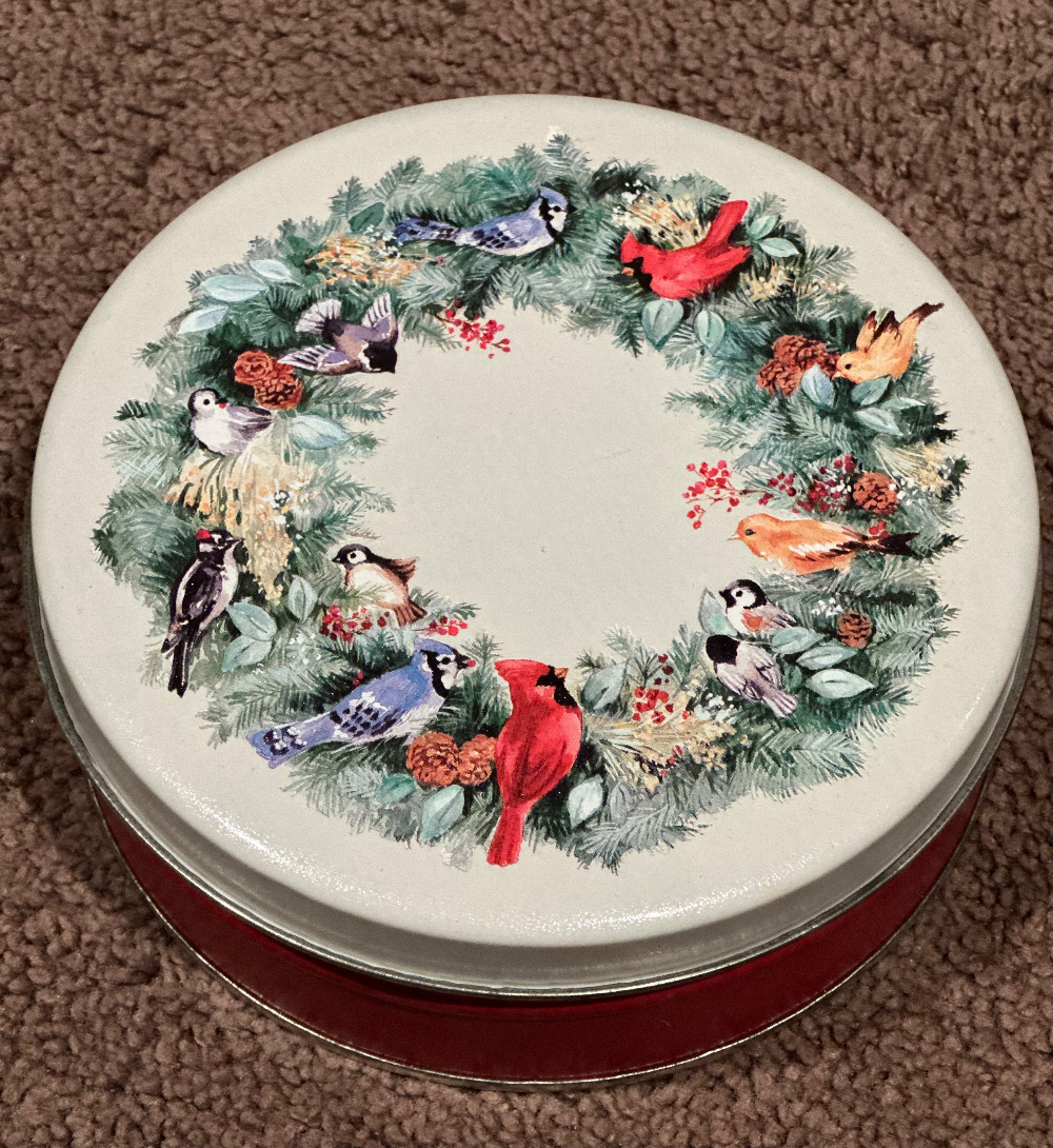 Decorative tin- wreath of birds