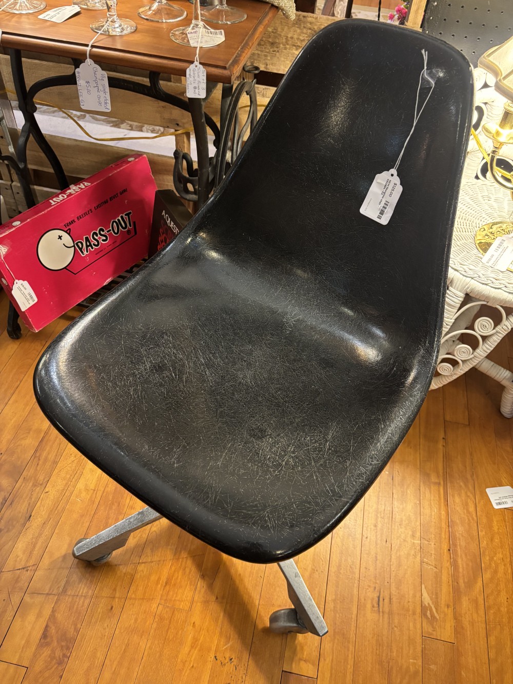 MCM fiberglass chair - #302954 - G3