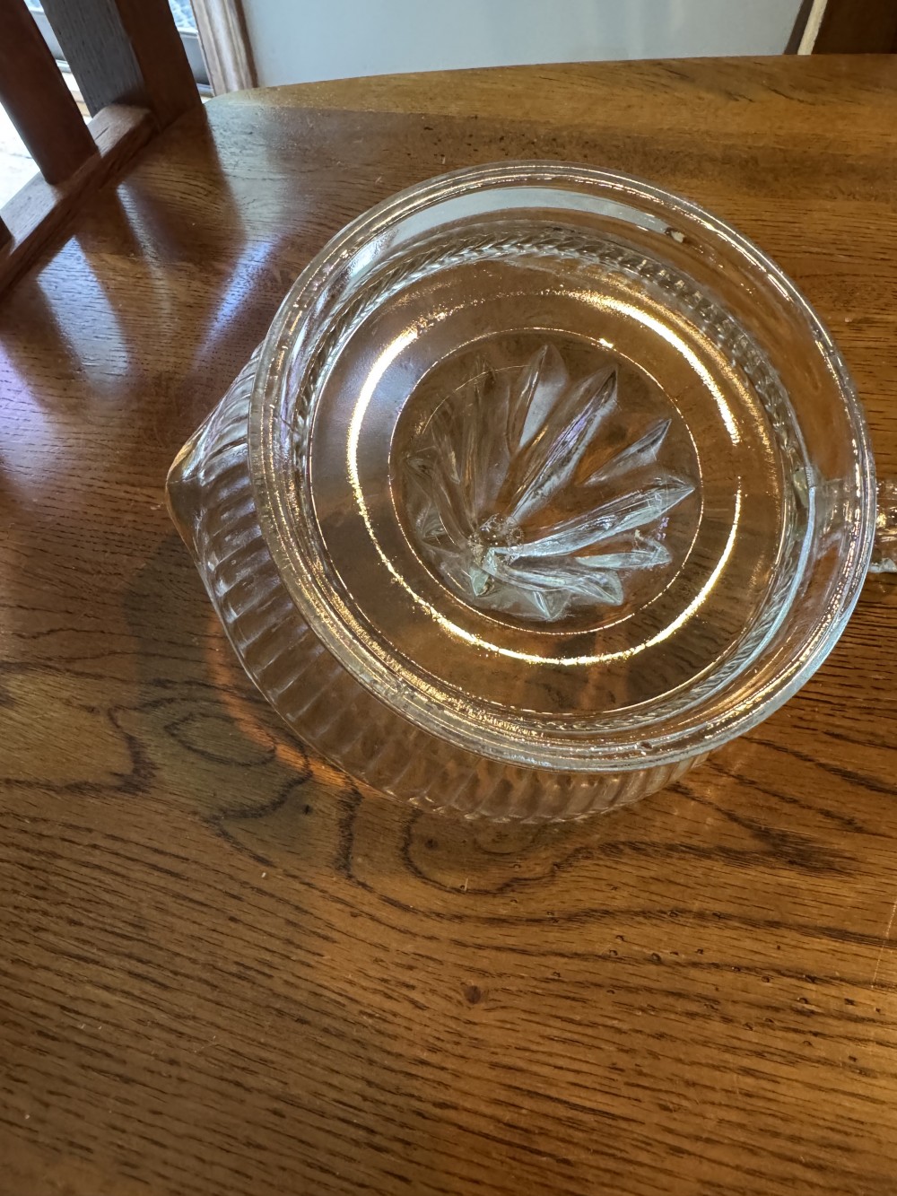 Vintage 1950's Clear glass citrus juicer.