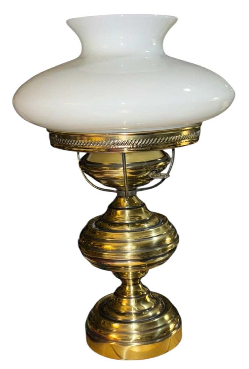 Vtg Brass Hurricane Table Lamp  #5091252  LEE  G3