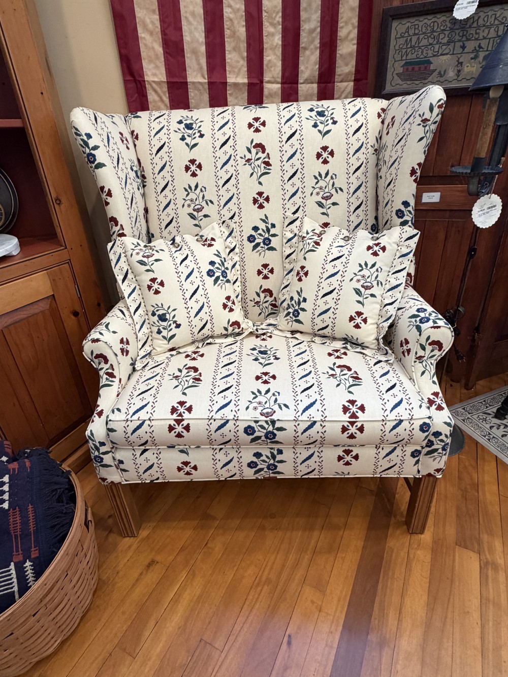 Country Manor Chair & Half, w/2 pillows, FIRM