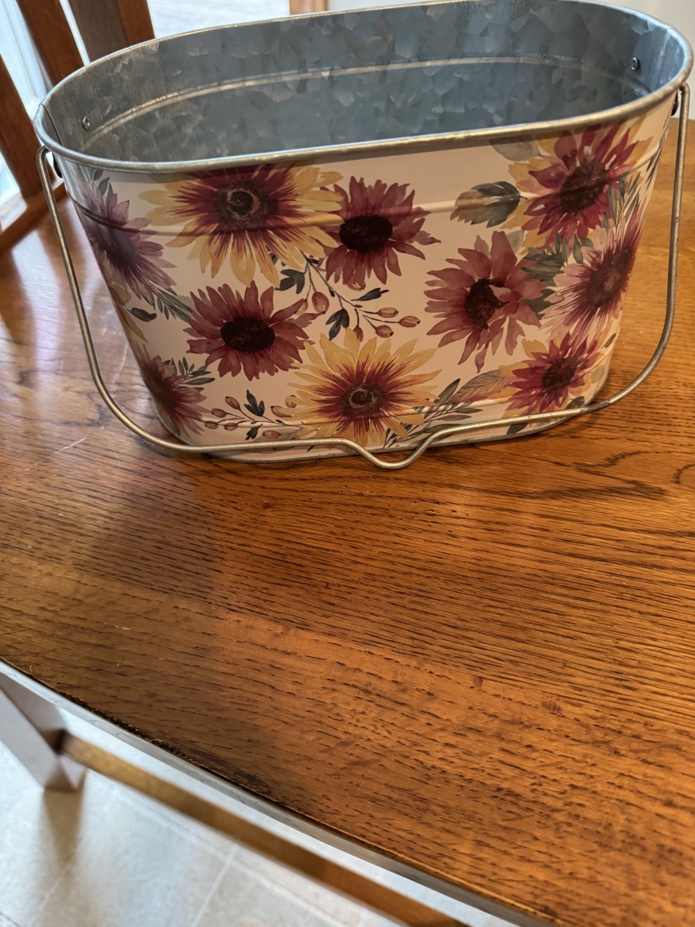 Floral Design Metal Oval Handled 