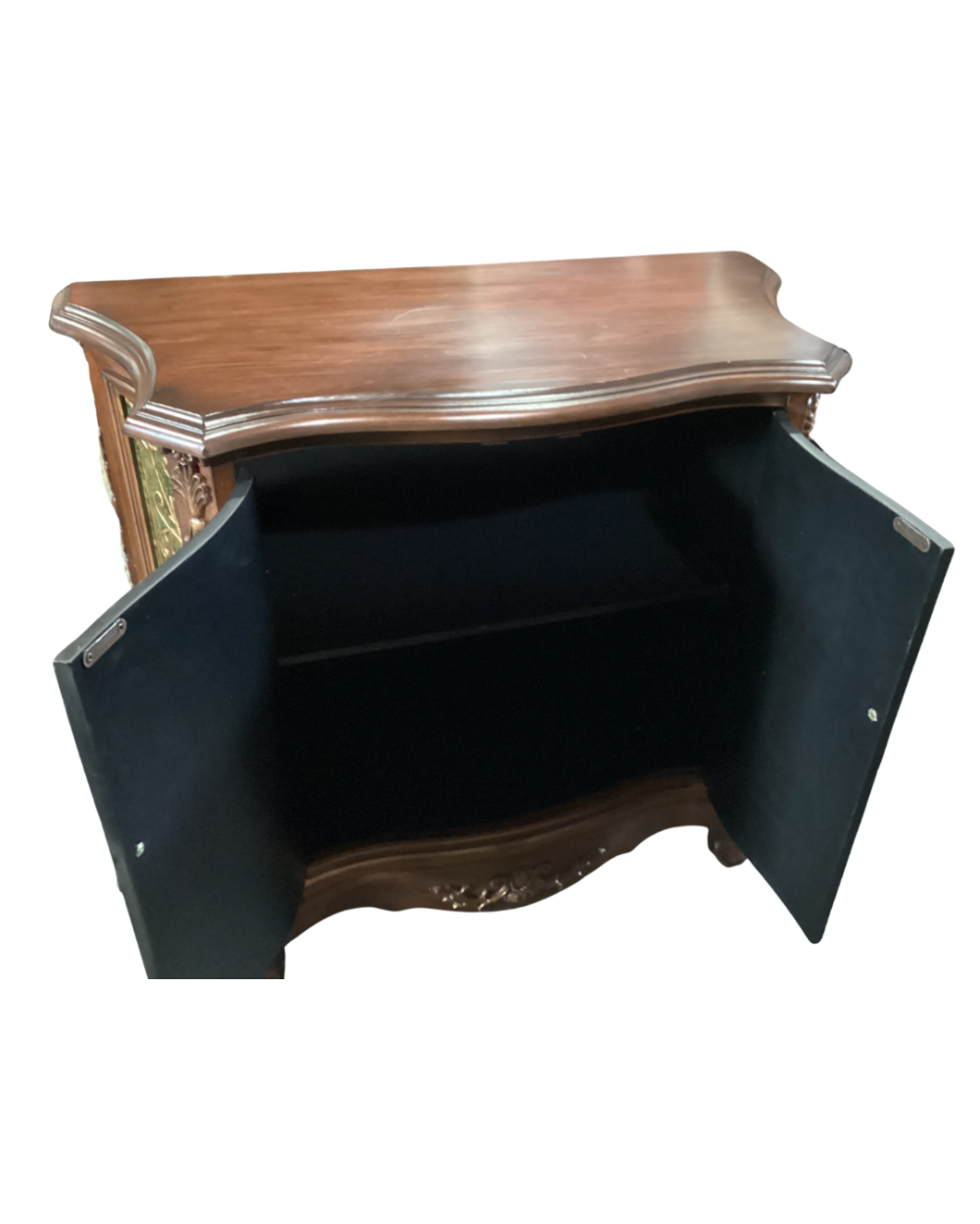 Cabinet with antique style accent