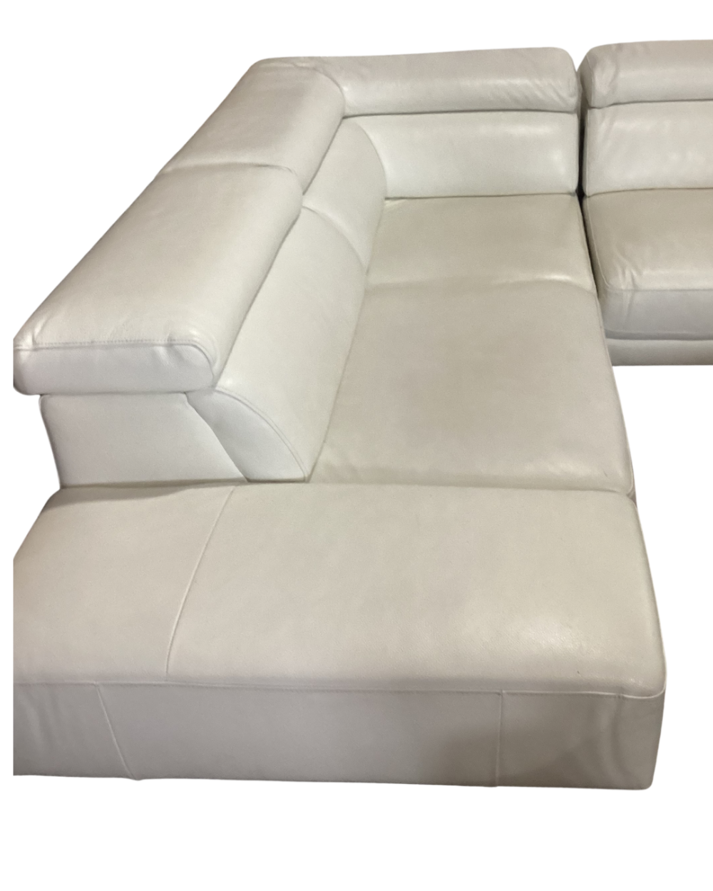 Modern L-shaped leather sectional sofa