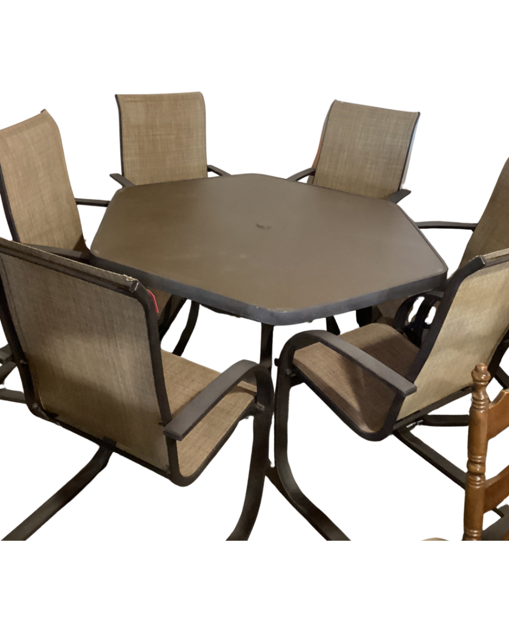 Garden Treasures Hayden island hexagon patio dining table