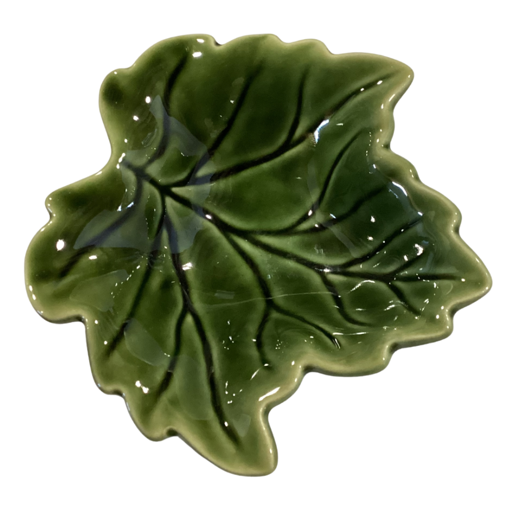 Decorative ceramic leaf