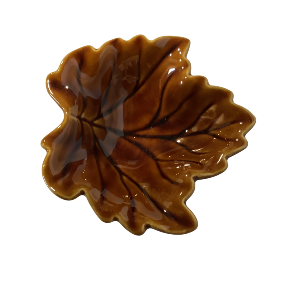 Decorative ceramic leaf