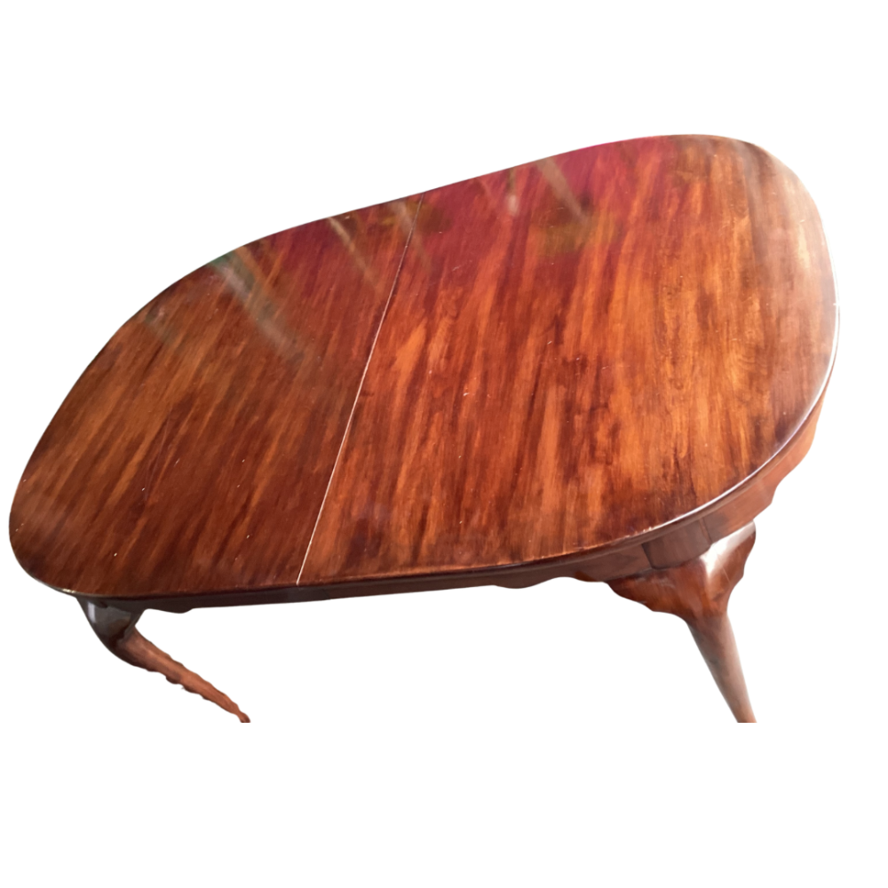 Henkel Harris Queen Anne solid mahogany extension dining table