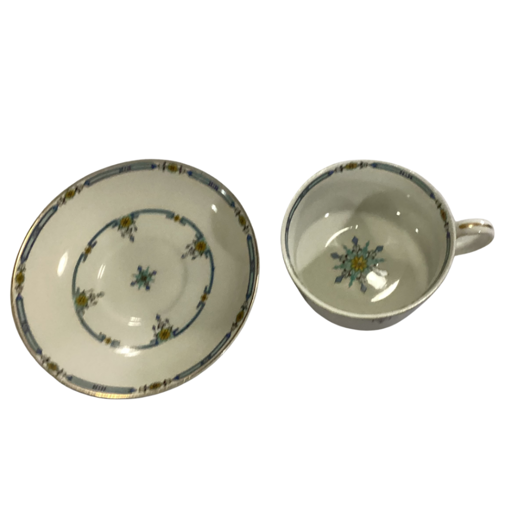 Fairhaven flat Cup y Saucer set  by Alfred Meakin