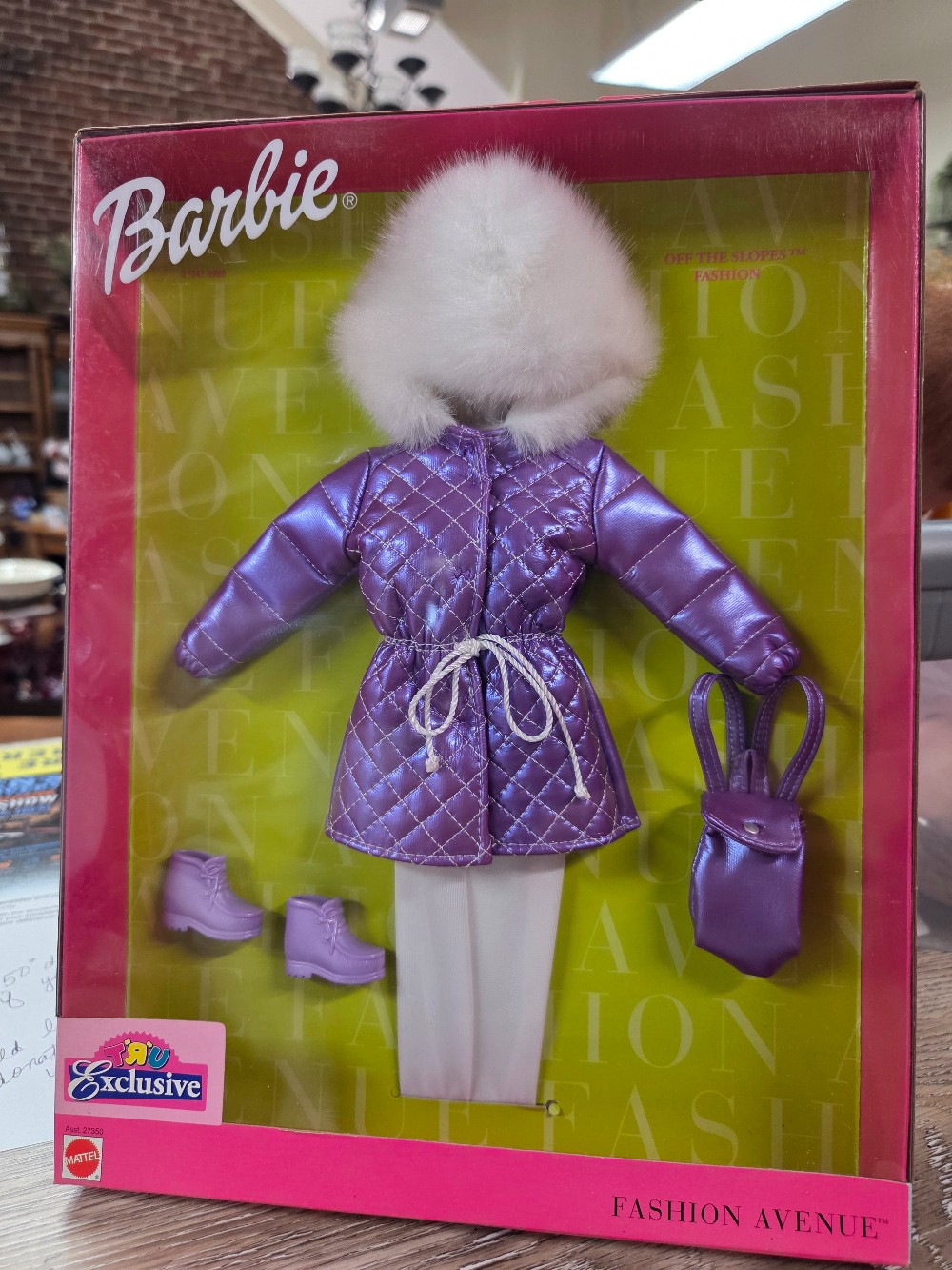 Barbie Fashion Avenue Off The Slopes Coat Collection 2000