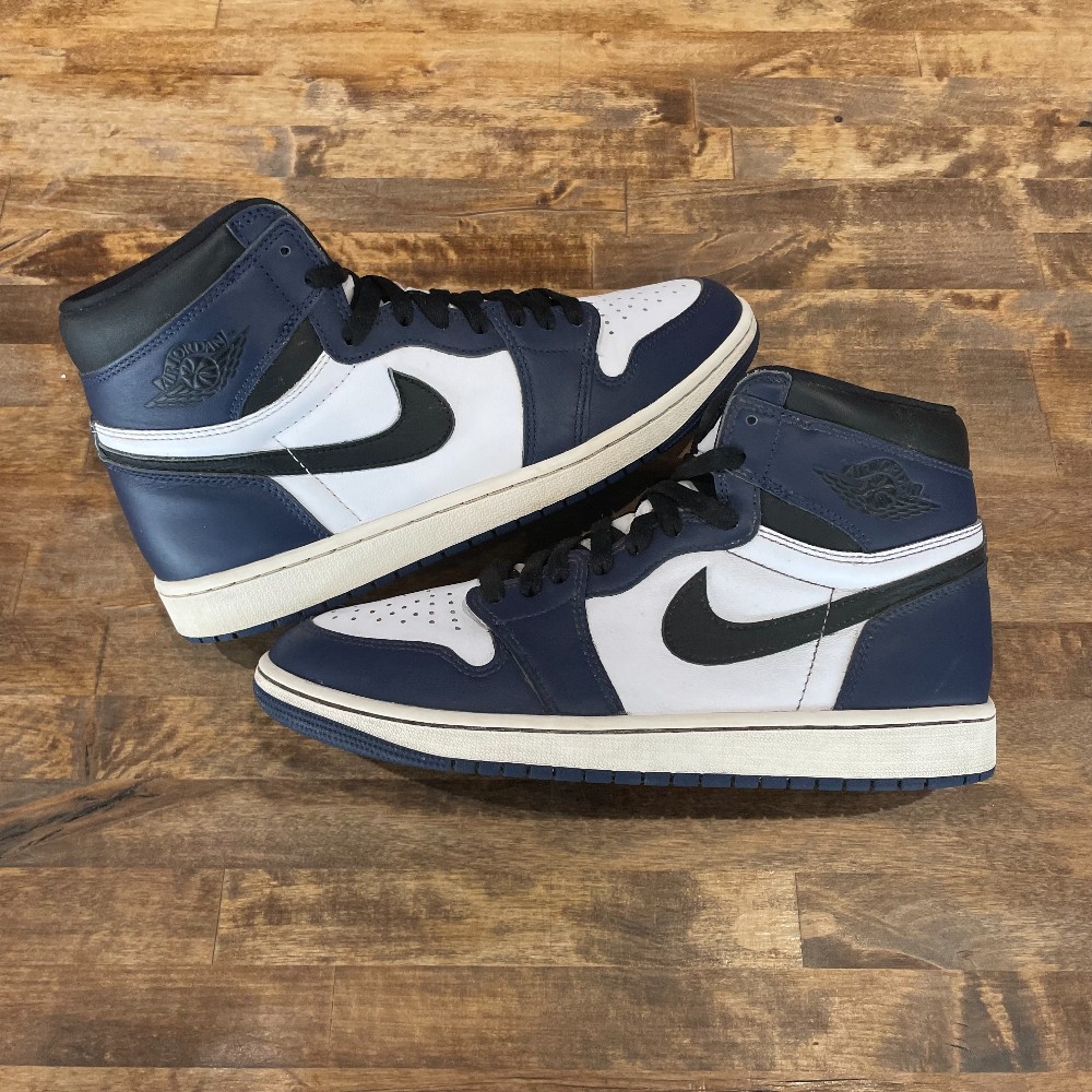 Jordan 1 Midnight Navy (NO BOX) - Size 9.5