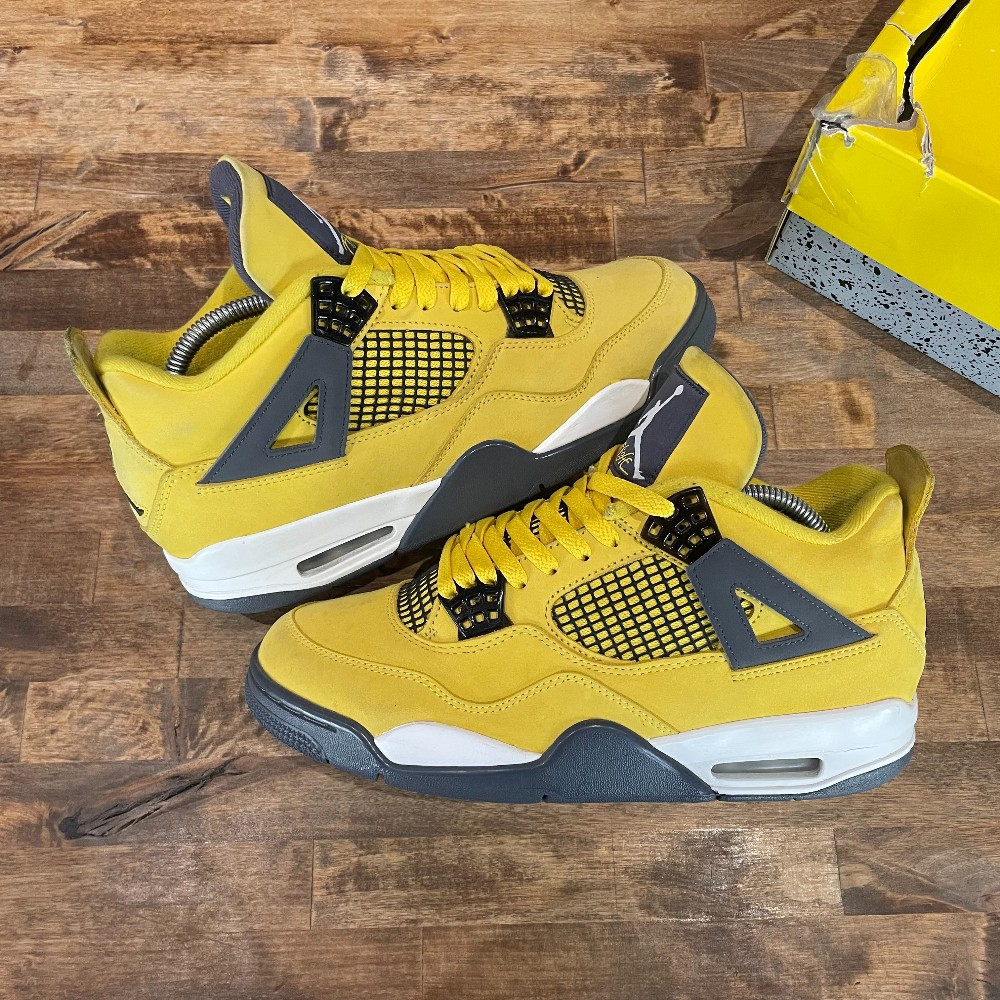 Jordan 4 Lightning - Size 8.5