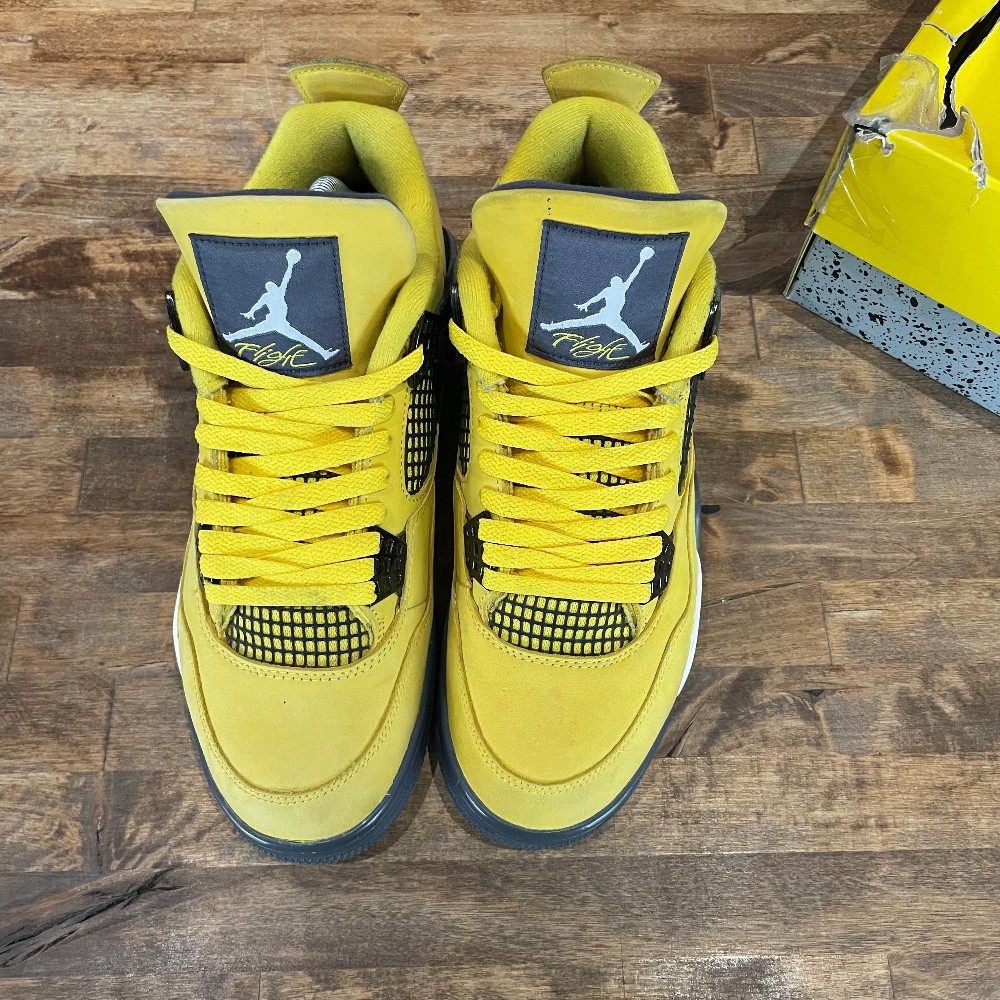 Jordan 4 Lightning - Size 8.5