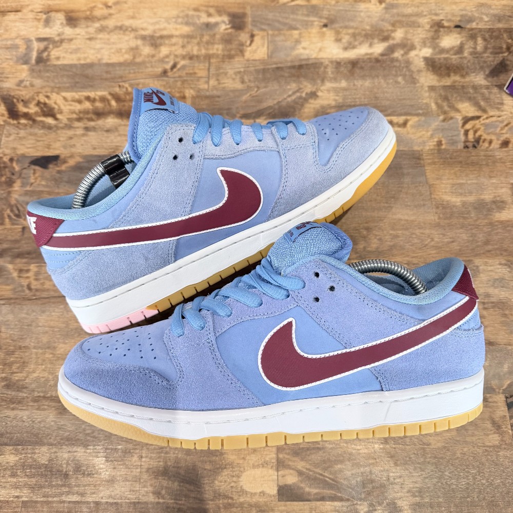 Nike SB Dunk Low Phillies - Size 9