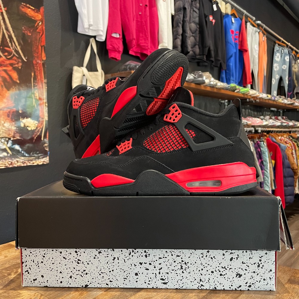 Jordan 4 Retro Red Thunder - Size 11