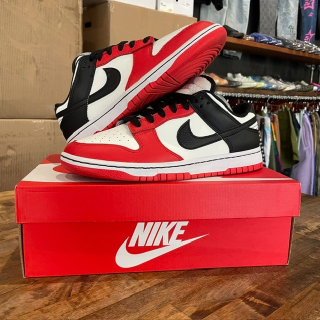Dunk Low EMB Chicago - Size 9