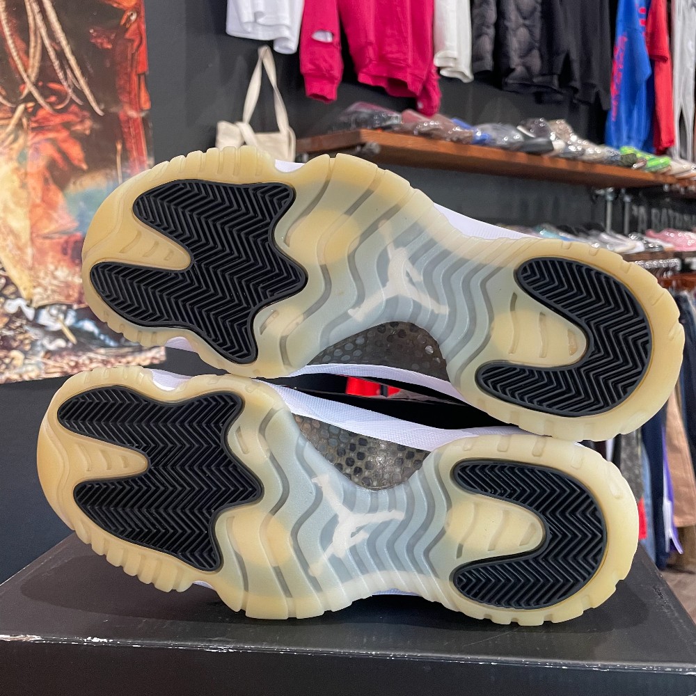 Jordan 11 Gratitude - Size 9