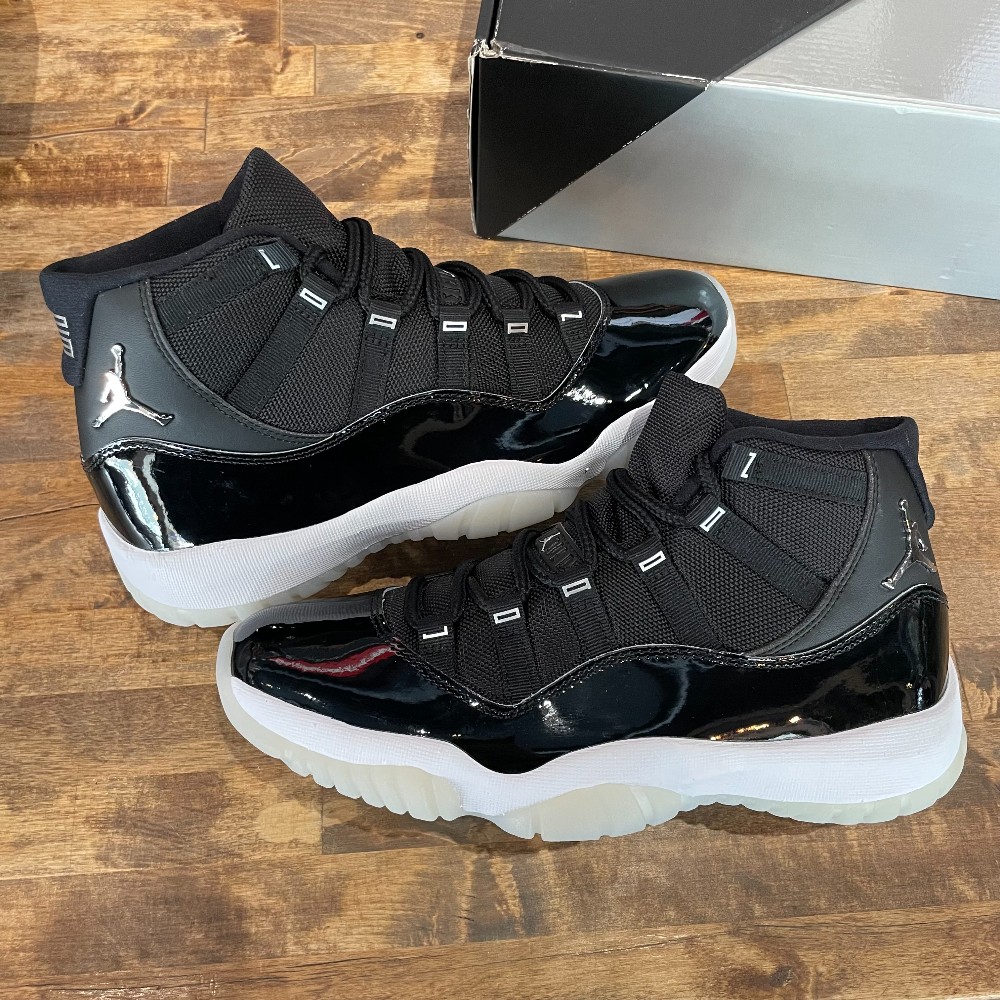 Jordan 11 Retro Jubilee - Size 8.5