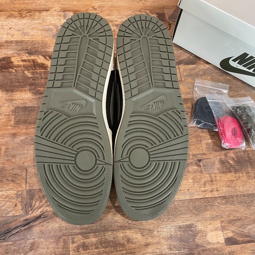 Travis Scott Jordan 1 Low Olive (WMNS) - Size 13W