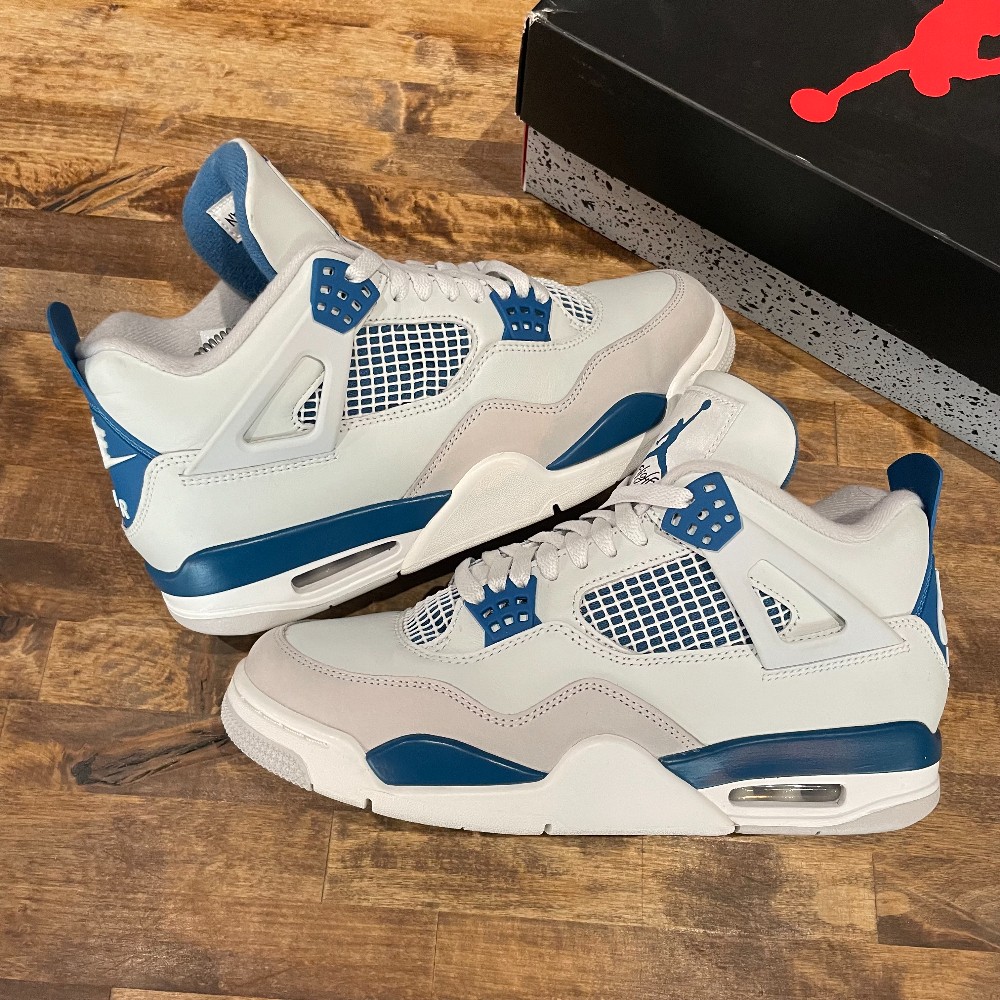 Jordan 4 Military Blue - Size 9