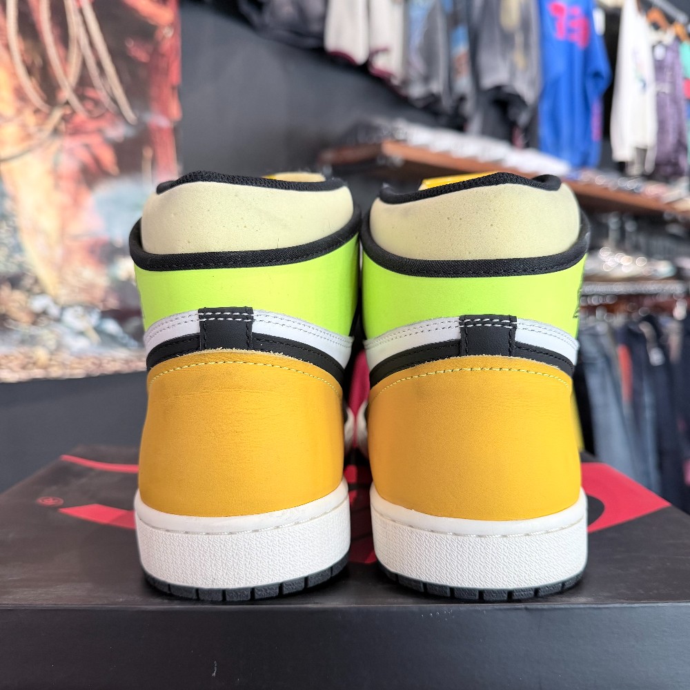 Jordan 1 Retro High Volt - Size 11.5
