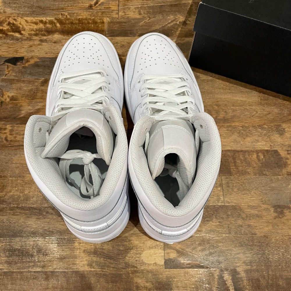 Jordan 1 Mid Triple White (Replacement Box) - Size 9