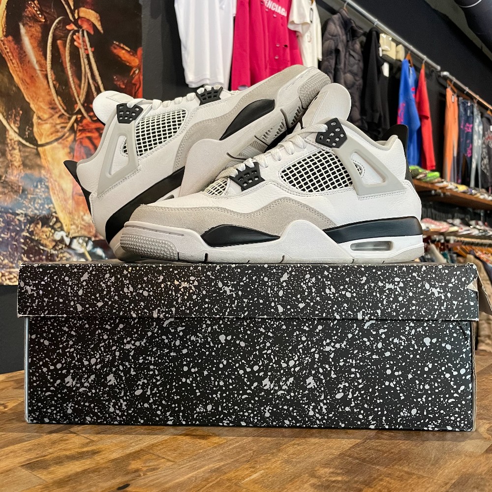 Jordan 4 Retro Military Black - Size 9.5