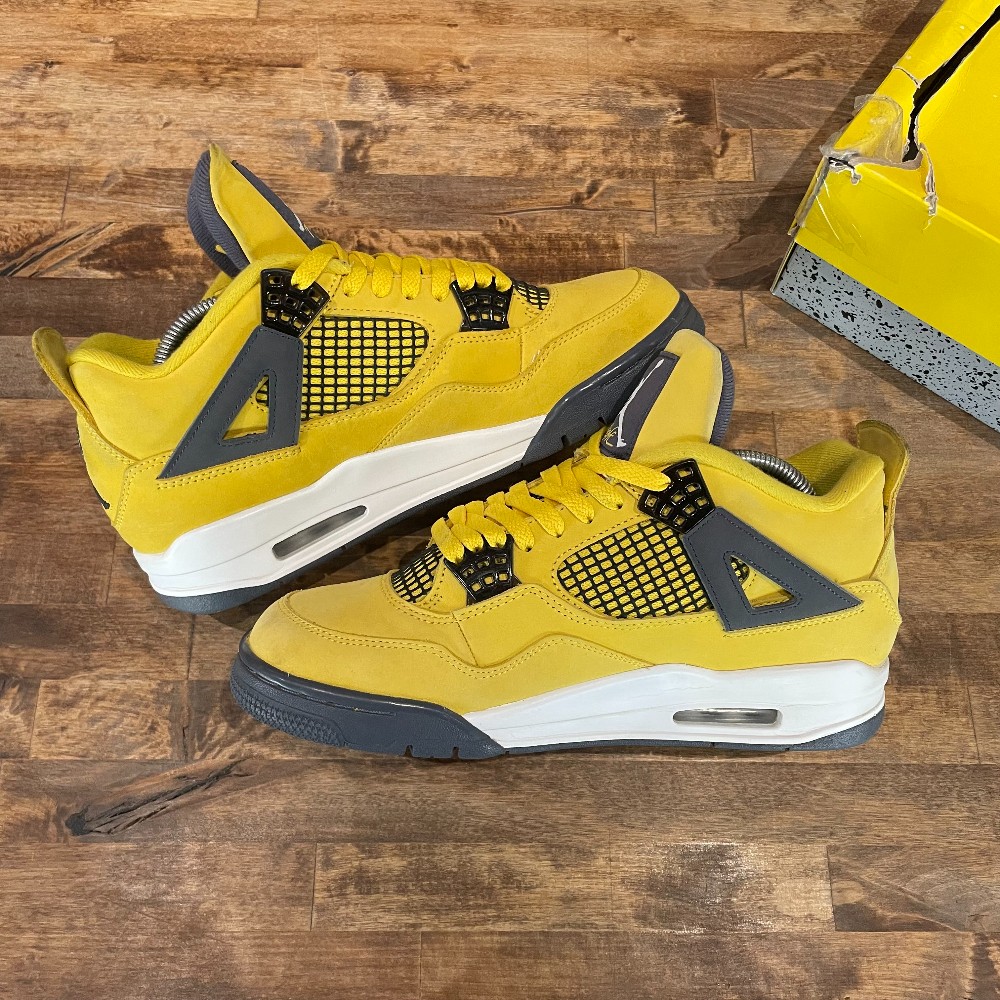 Jordan 4 Lightning - Size 8.5