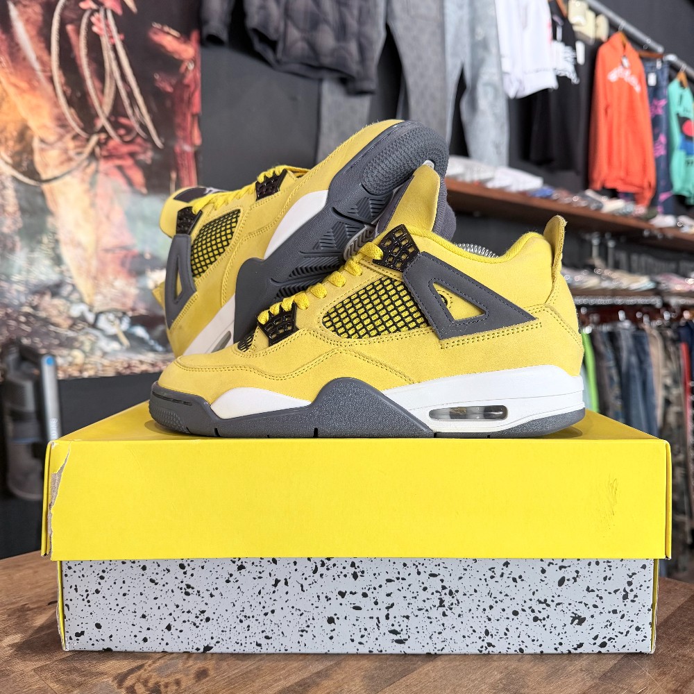 Jordan 4 Retro Lightning - Size 8.5