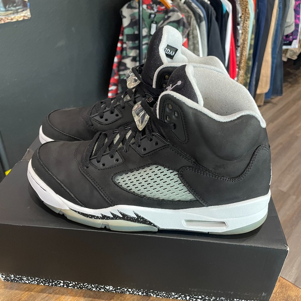 Jordan 5 Retro Oreo - Size 10