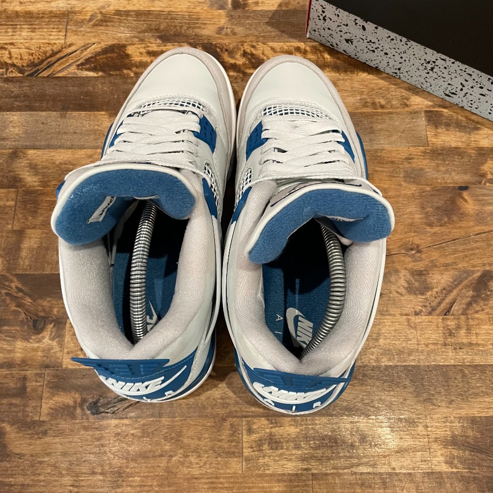 Jordan 4 Military Blue - Size 9