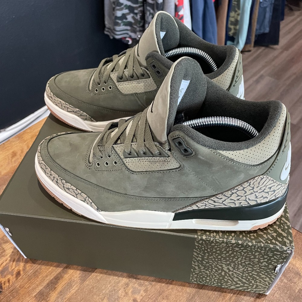 Jordan 3 Retro Family Affair - Size 9.5