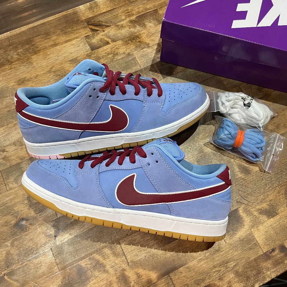 Nike SB Dunk Low Phillies - Size 12