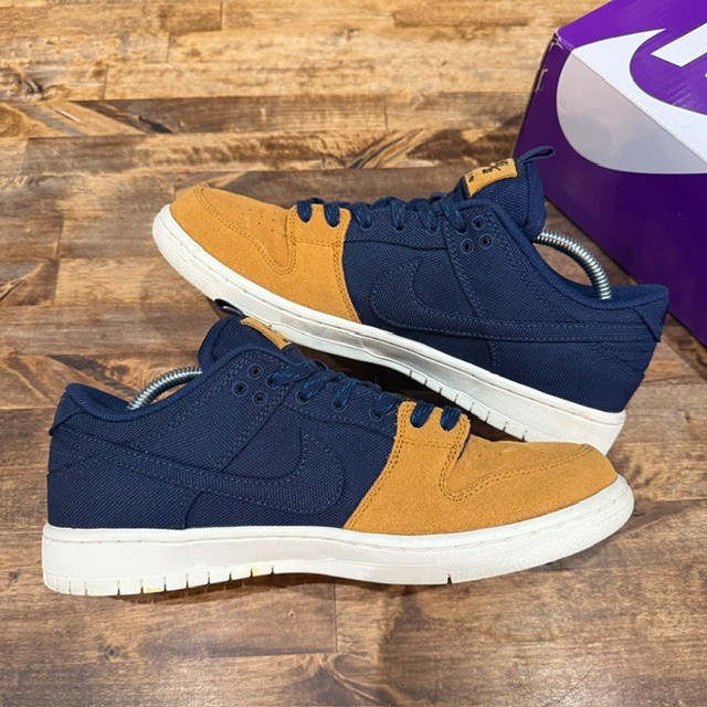 SB Dunk Low Backpack  Size 9