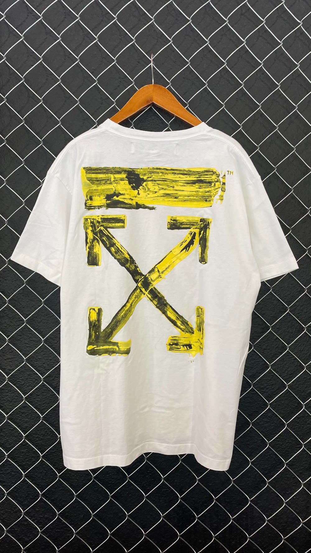 Off-White Acrylic Arrows Tee - S