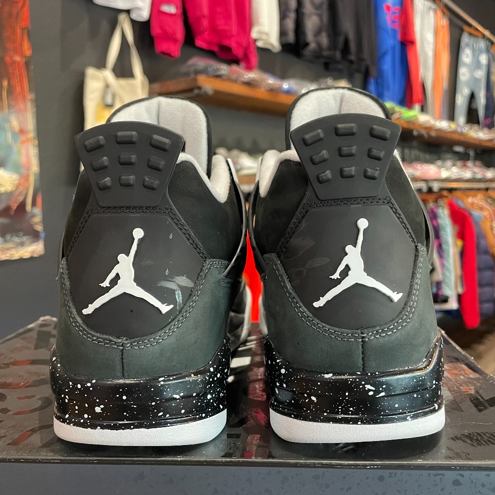 Jordan 4 Retro Fear - Size 8