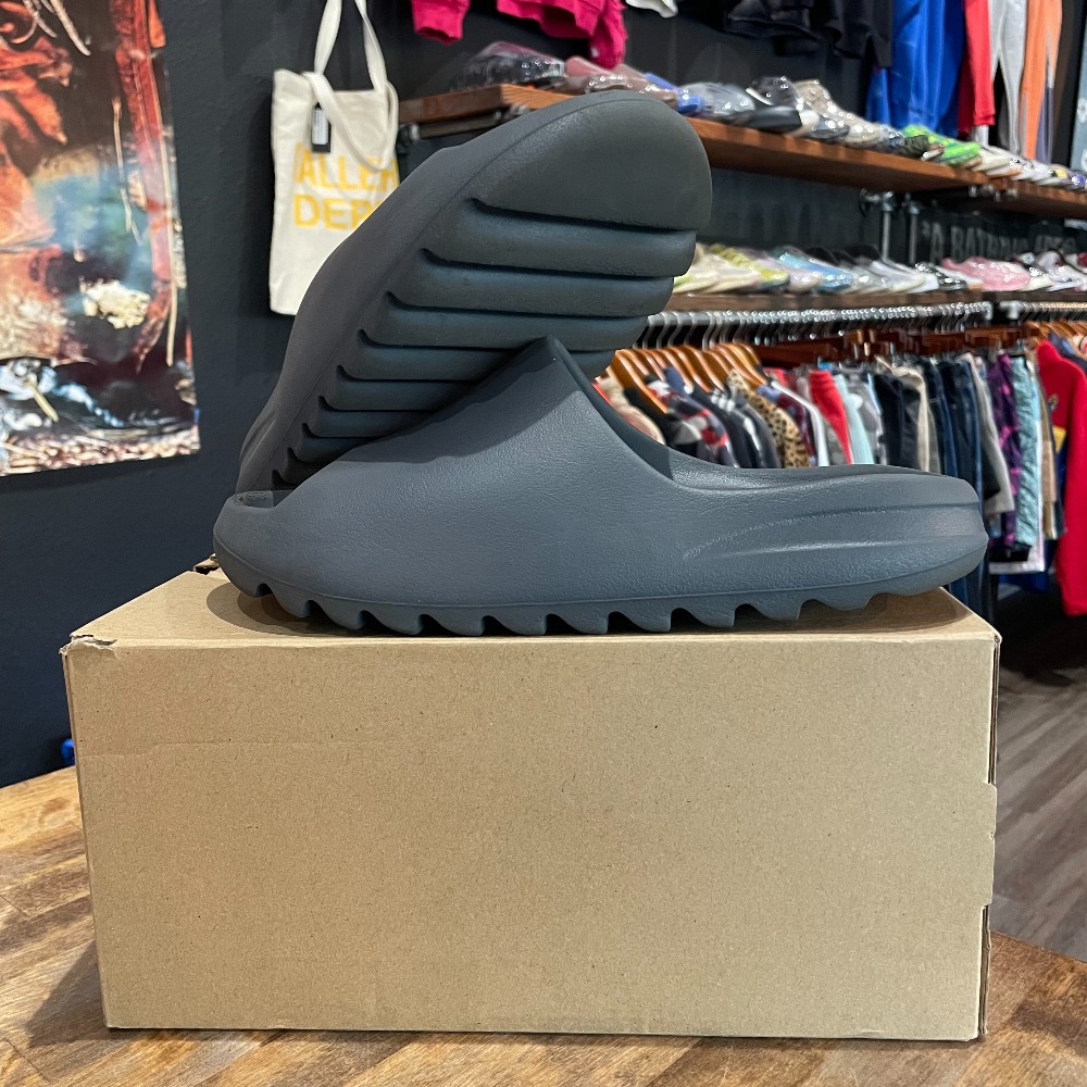 Yeezy Slide Slate Grey - Size 9