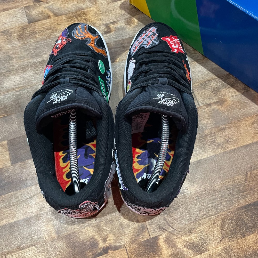 Nike SB Dunk Low Neckface - Size 9.5