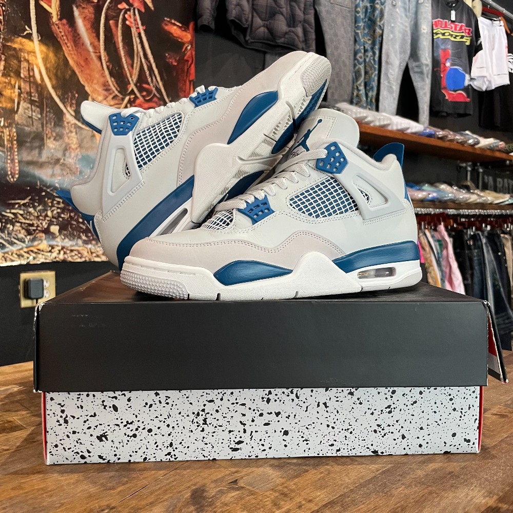 Jordan 4 Military Blue - Size 9